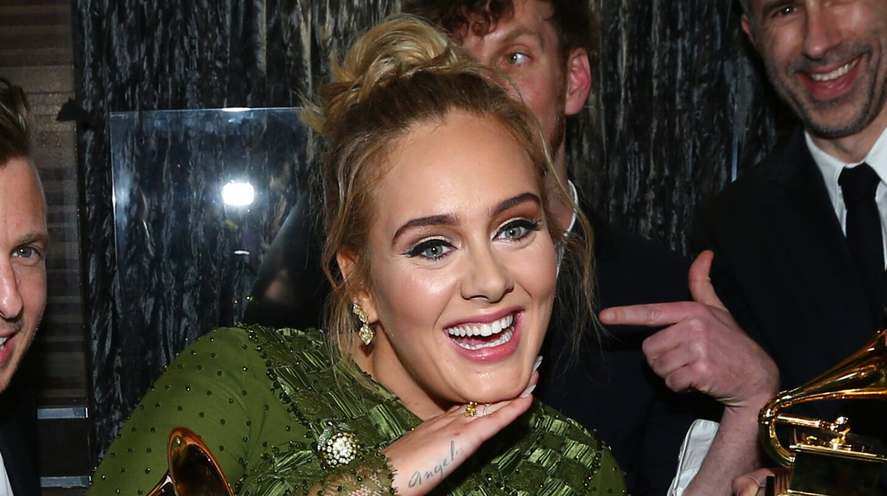 Adele Posted A Meme About Her Split And Oh My God It S So Good Huffpost