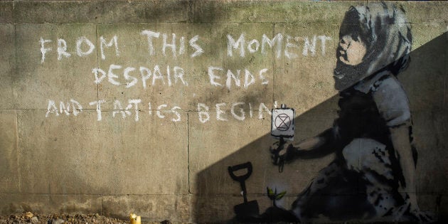 Banksy Firma La Protesta Di Londra Contro I Cambiamenti Climatici