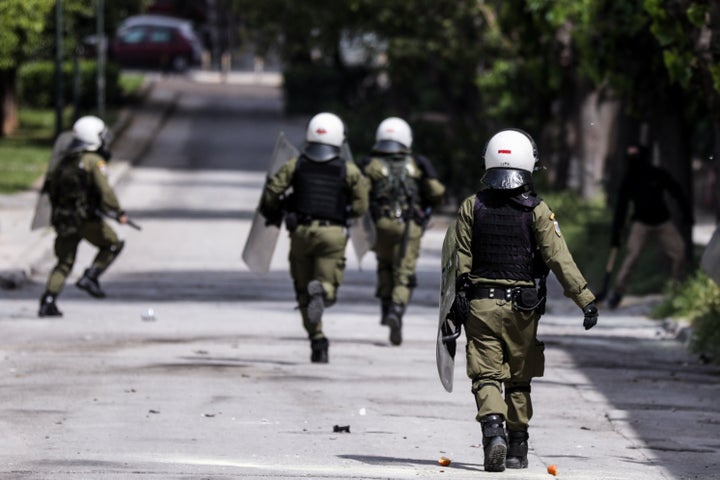 Από τα επεισόδια που σημειώθηκαν στα Εξάρχεια την Πρωτομαγιά. 