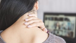 Se faire craquer le cou, une pratique plus risquée qu’il n’y