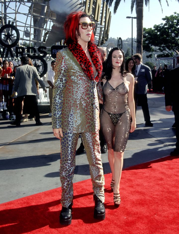 Marilyn Manson and Rose McGowan at the 1998 VMAs
