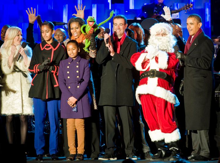 Ellie on stage at the 2011 Christmas tree lighting ceremony, with the Obama family, Carson Daly, Santa and Kermit the Frog