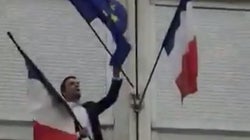 Florian Philippot visé par une enquête pour avoir décroché le drapeau