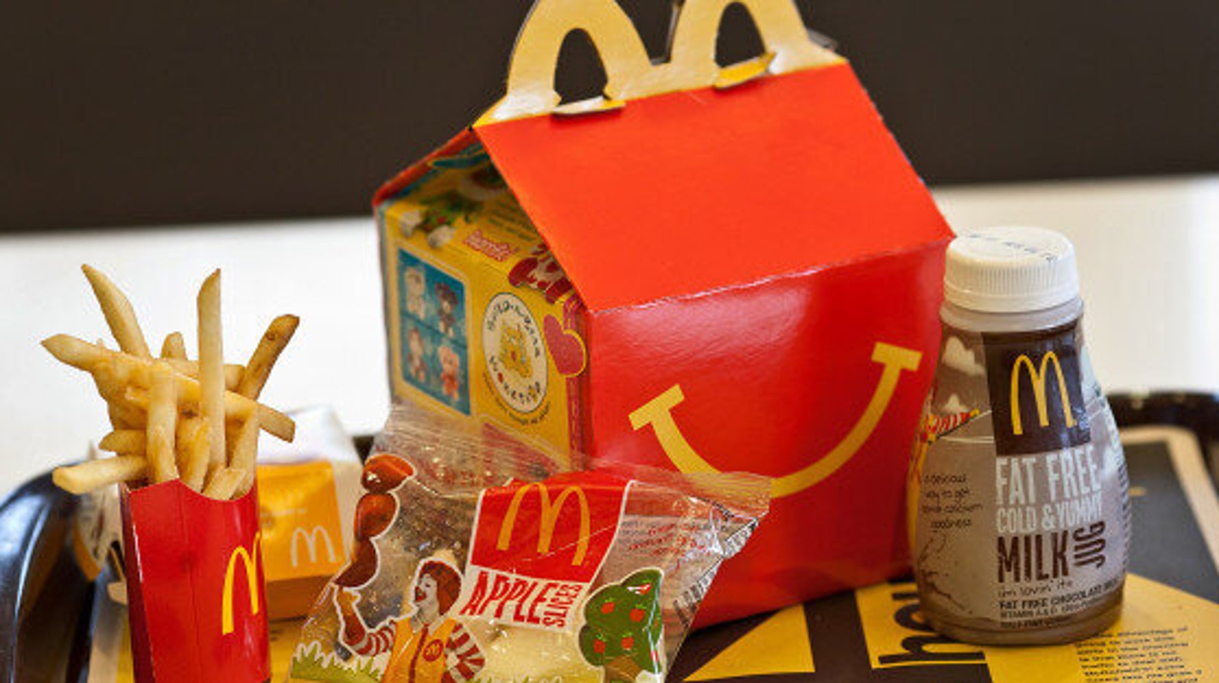 Mcdonald S Propose Maintenant Des Livres Pour Accompagner Ses Repas Joyeux Festin Huffpost Quebec Vivre Mcdonald S Propose Maintenant Des Livres Pour Accompagner Ses Repas Joyeux Festin Huffpost Quebec Vivre