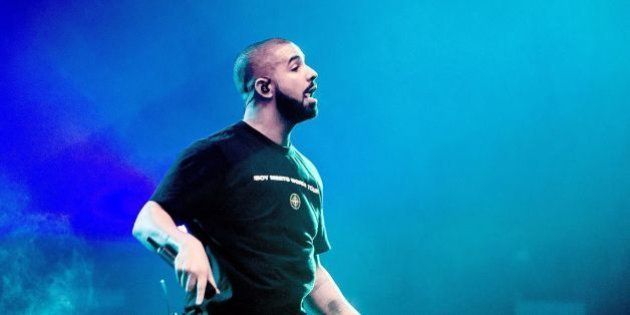 2017-01-28 22:27:03 US singer Drake performs on stage on January 28, 2017 at the Ziggo Dome in Amsterdam, as part of his Boy Meets World Tour. / AFP / ANP / Ferdy Damman / Netherlands OUT (Photo credit should read FERDY DAMMAN/AFP/Getty Images)