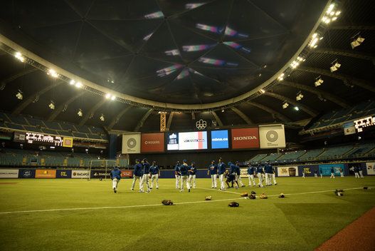 Matchs préparatoires entre les Blue Jays de Toronto et les Pirates de Pittsburgh au Stade olympique