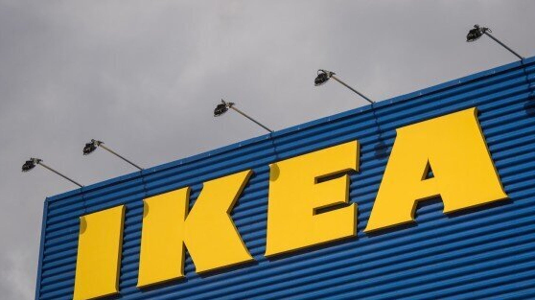 Les employés d'Ikea de Montréal votent pour la grève HuffPost Québec
