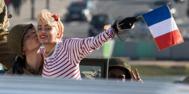 PARIS, FRANCE - JANUARY 18: Paris Jackson is spotted during a photoshoot at the Eiffel Tower on January 18, 2017 in Paris, France. (Photo by Marc Piasecki/GC Images)