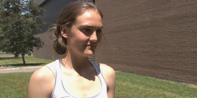 Abigayle Fleming joue au badminton pour la délégation de Terre-Neuve-et-Labrador.