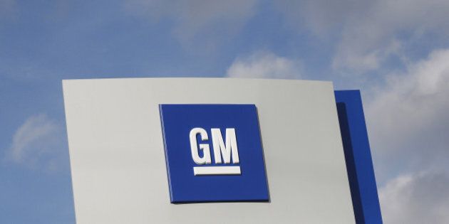 The GM logo is seen in Warren, Michigan, U.S. on October 26, 2015. REUTERS/Rebecca Cook/File Photo