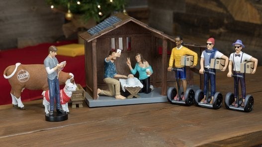 Voici La Creche De Noel Moderne Ou Joseph Fait Un Selfie Et Marie Un Duckface Photos Huffpost Null