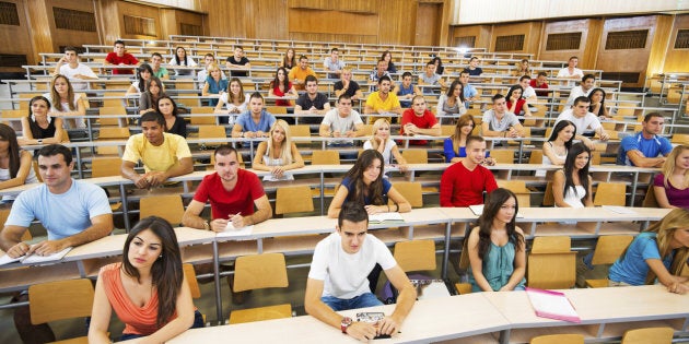 De moins en moins de citoyens font confiance aux universitaires.