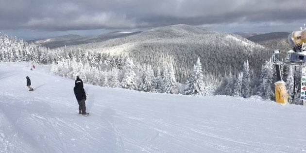 Le sommet du Mont Tremblant mercredi, toujours photogénique avec ses arbres givrés et couverts de neige.