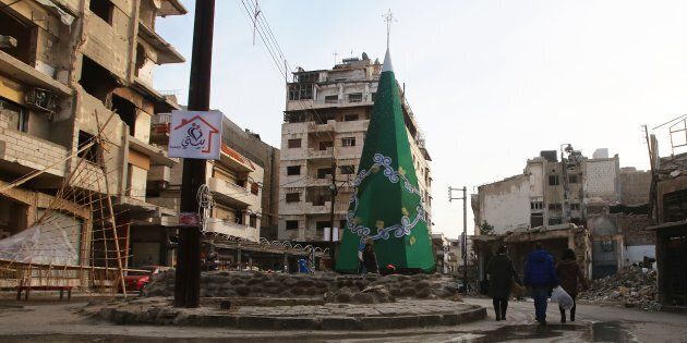 Les grandes villes sunnites de Homs (sur la photo), Hama, et Alep sont en ruines et il n’est guère sûr que l’on y facilitera le retour des réfugiés. 