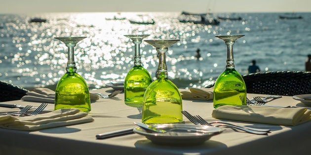 Dîner sur la plage au restaurant La Palapa de Puerto Vallarta.