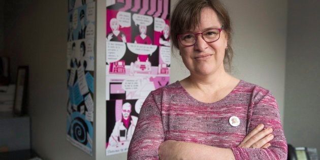 La nouvelle présidente de la Fédération des femmes du Québec, Gabrielle Bouchard, dans son bureau. Elle est la première femme trans à diriger l'organisation. (PC/Ryan Remiorz)