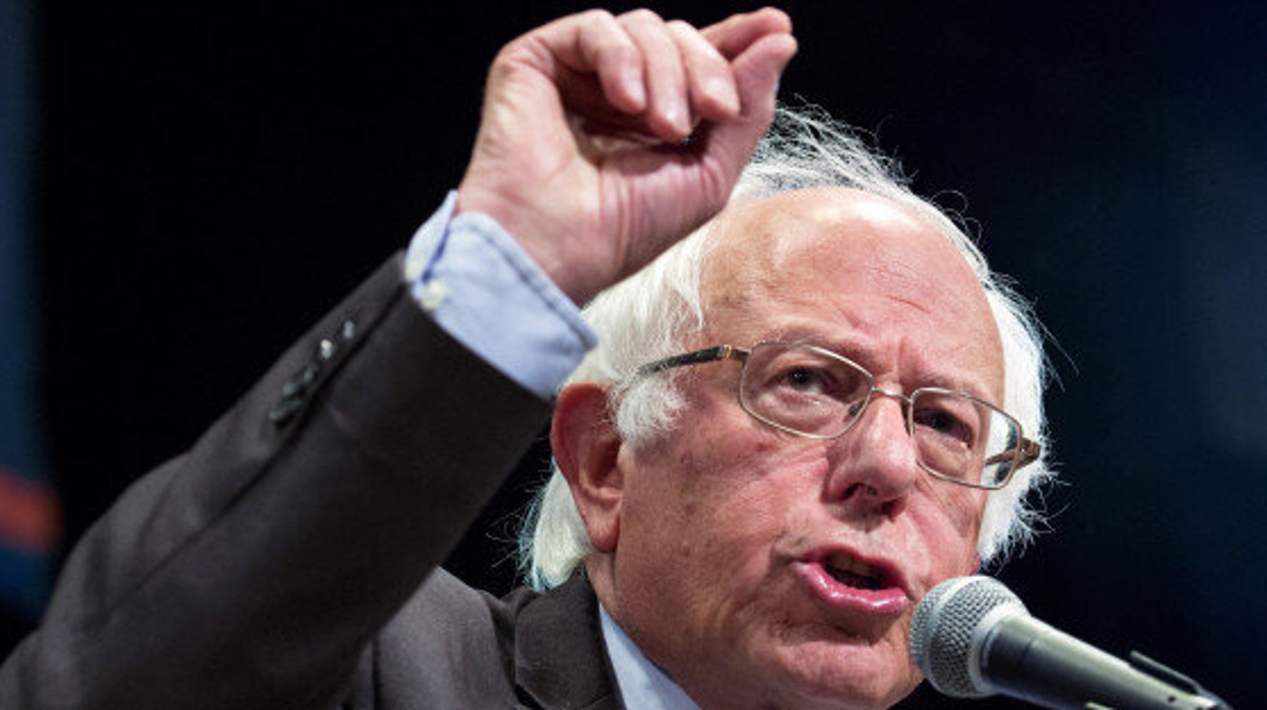 Bernie Sanders appuiera Hillary Clinton mardi, selon le