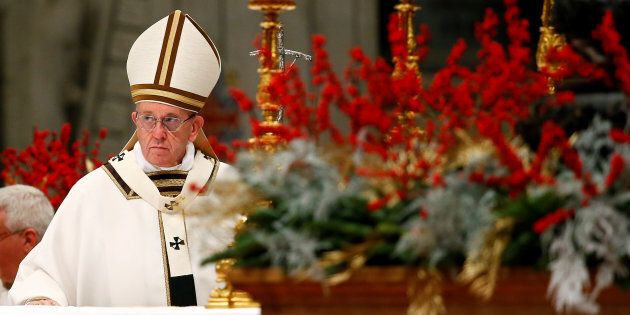 Dans son sermon de Noël, le pape invite à considérer la situation de migrants de la Sainte Famille dans le style analogique du Christ qui s'identifie aux misérables de la terre.