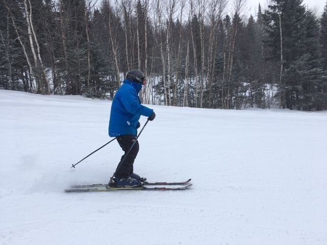 Bob Marcotte du Mont Grand Fonds skie toujours bien à 91 ans.