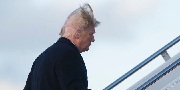 Donald Trump est monté à bord d'Air Force One, cheveux aux vents, le 2 février.