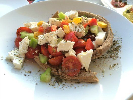 Salade grecque Assyrtiko