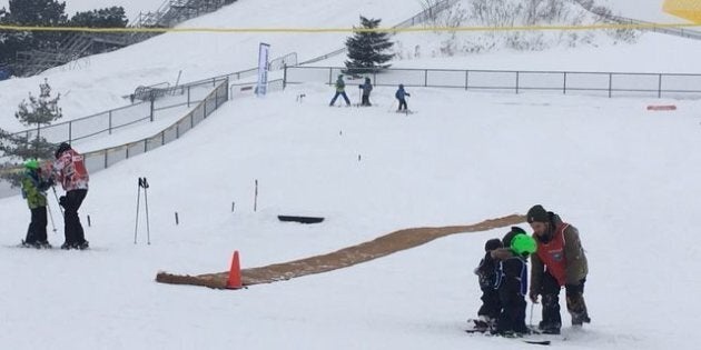 La Pente-à-Neige au Parc Ignace-Bourget à Montréal offre une initiation aux plaisirs d’hiver en milieu urbain.