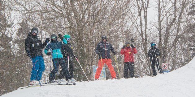 La neige avait déjà ramené les sourires et le bonheur à ces skieurs au Mont Sutton en Estrie jeudi midi.
