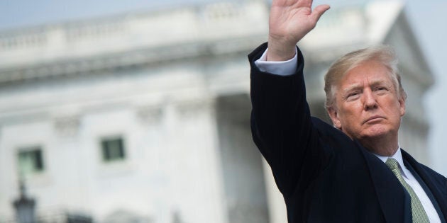 les récits de Trump sont changeants, démagogiques, racistes, xénophobes, misogynes, violents, incohérents et absurdes, mais il faut convenir que c’était peut-être les seuls sur la table.