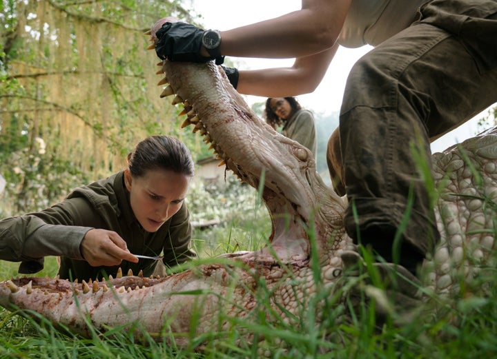 De gauche à droite: Natalie Portman et Tessa Thompson dans ANNIHILATION, de Paramount Pictures et Skydance.