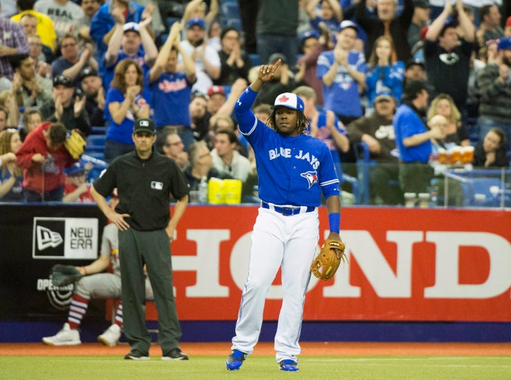 Vladimir Guerrero fils a reçu un bel accueil de la part de la foule du Stade olympique lorsqu'il a fait son entrée dans le match, lundi.