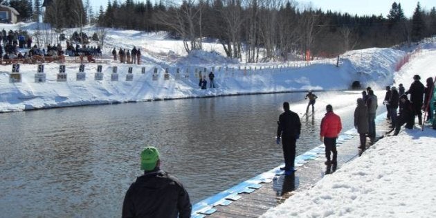 L’Aqua-Neige se tiendra à Val d'Irène en Gaspésie ce week-end. Il s’agit de la plus grande traversée d’étang au Québec, le lac « Picalo » faisant plus de 65 mètres de long.