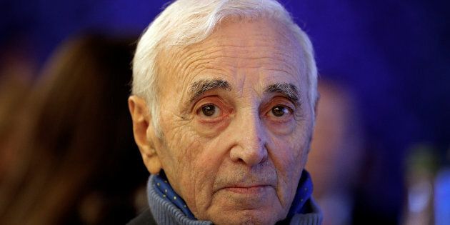 Charles Aznavour hospitalisé après une chute à son domicile