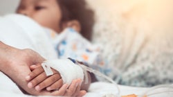 BLOGUE Pourquoi s’acharner à refuser des soins de santé à des enfants nés ici, des citoyens