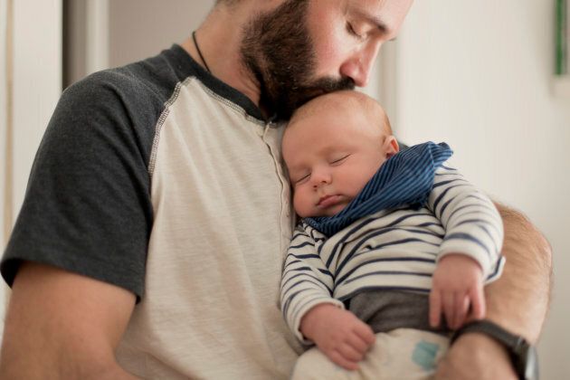 À peine un père sur quatre a pris au moins une portion du congé parental en 2016.