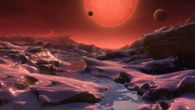 Une vue d'artiste imaginant une des exoplanètes rocheuses découvertes autour de l'étoile Trappist-1, située à 39 années-lumière de la Terre