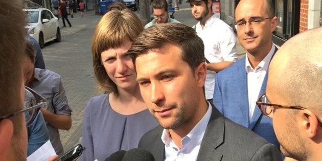 Gabriel Nadeau-Dubois, en point de presse avec les candidats solidaires Catherine Dorion et Sol Zanetti, a affirmé que le 3e lien était «une idée de vieux partis».