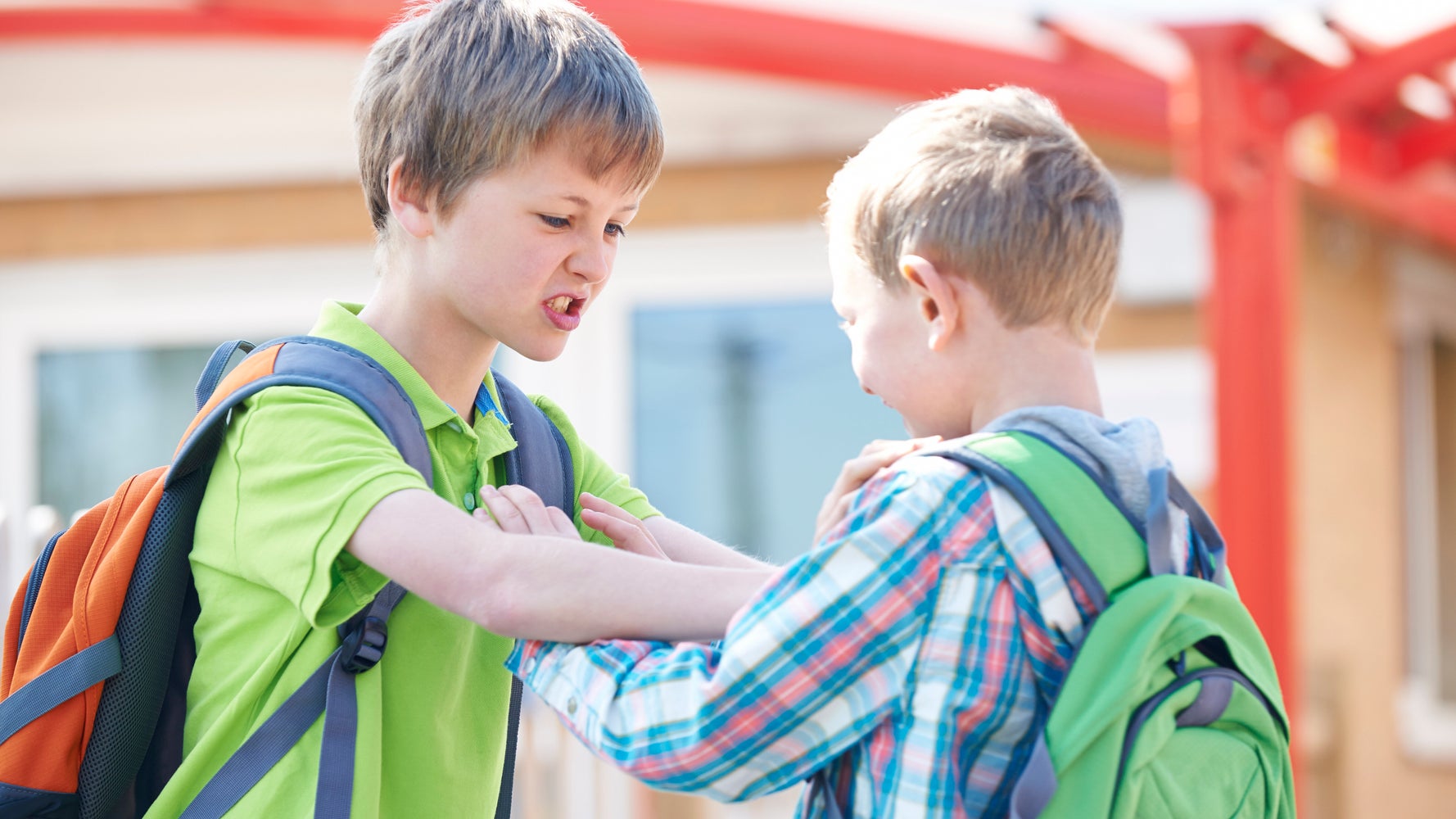 Les enfants qui intimident se sentent impuissants dans d'autres aspects - Les Enfants Des Autres