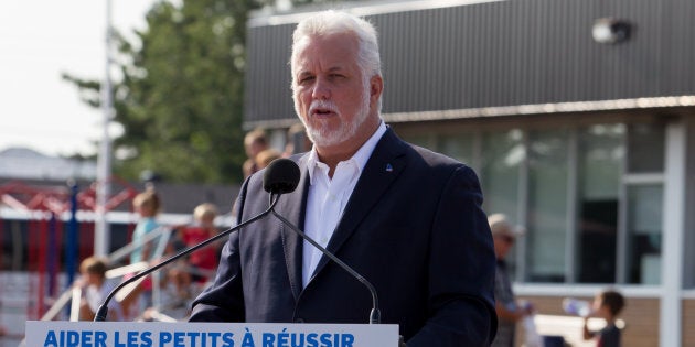 Philippe Couillard était à Saint-Félicien, lundi matin, pour faire une annonce sur les enfants et l'éducation.
