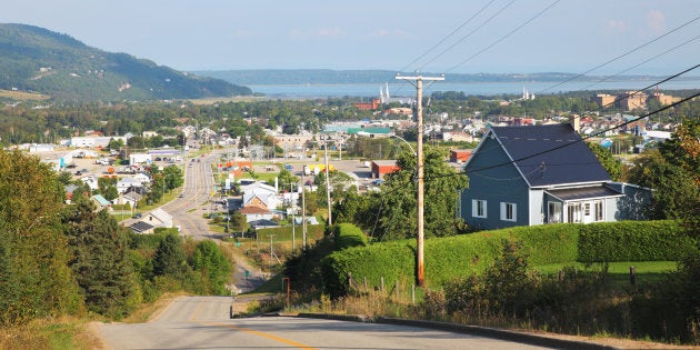 Le Québec des régions, c’est 927 municipalités et villages de moins de 5000 habitants, dont les territoires sont presque exclusivement ruraux. C'est la ville de Baie-Saint-Paul (Charlevoix) qui est représenté ici.