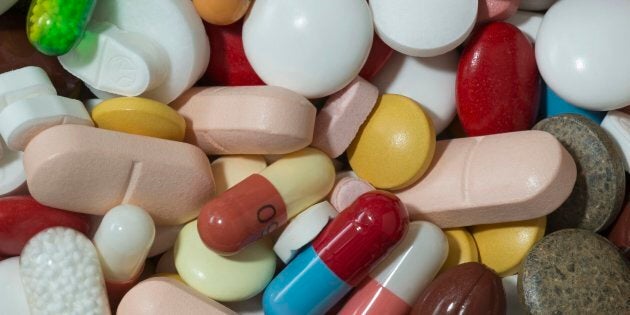 Si on prend en considération les sommes investies en recherche et développement pour les médicaments qui ne voient pas le jour, le coût de développement d'un seul médicament peut varier alors de 4 à 11 milliards de dollars US.