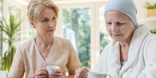 Nous savons que les personnes âgées atteintes de maladies chroniques ont besoin de plus de services de santé et présentent un risque plus élevé d’hospitalisation, si l’on compare aux personnes qui ont une seule affection chronique.