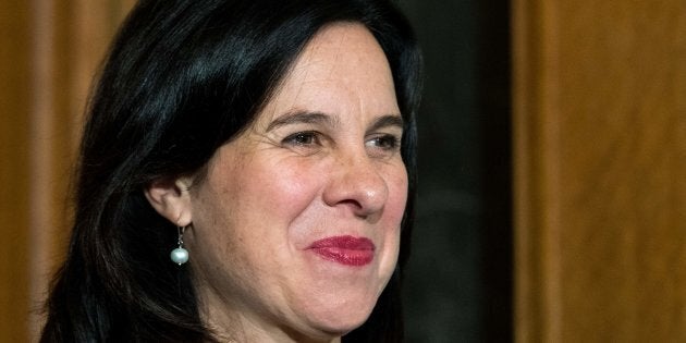 En effet, au lieu d'être à l'écoute des citoyens, la mairesse Valérie Plante préfère leur enfoncer ses projets idéologiques dans la gorge.