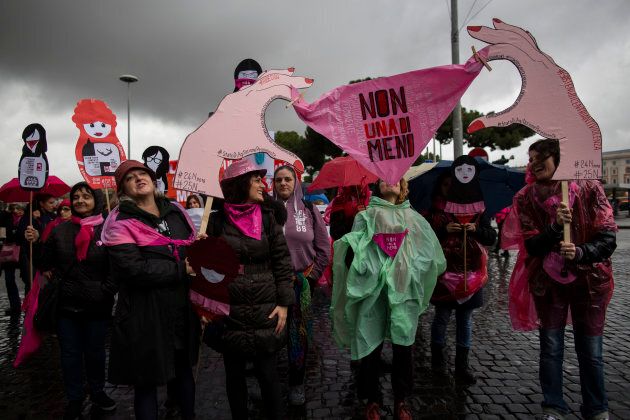 Ce mouvement, qui exige davantage de droits, de sécurité et de liberté pour les femmes, embrasse en même temps les revendications similaires d'autres communautés marginalisées en Italie.