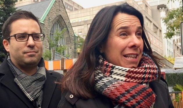 Valérie Plante et Robert Beaudry sur la rue Bishop pendant la campagne électorale de 2017.