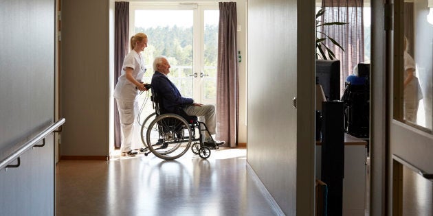 Notre système de santé est tellement mal en point qu'il rend de plus en plus malades celles qui doivent justement soigner les gens.