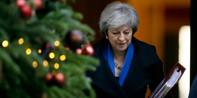 En Grande-Bretagne, pour faciliter les étapes menant au Brexit, Theresa May a voulu agir plusieurs fois en véritable monarque, écartant le Parlement, institution suprême, dans les négociations menées avec la Commission européenne.