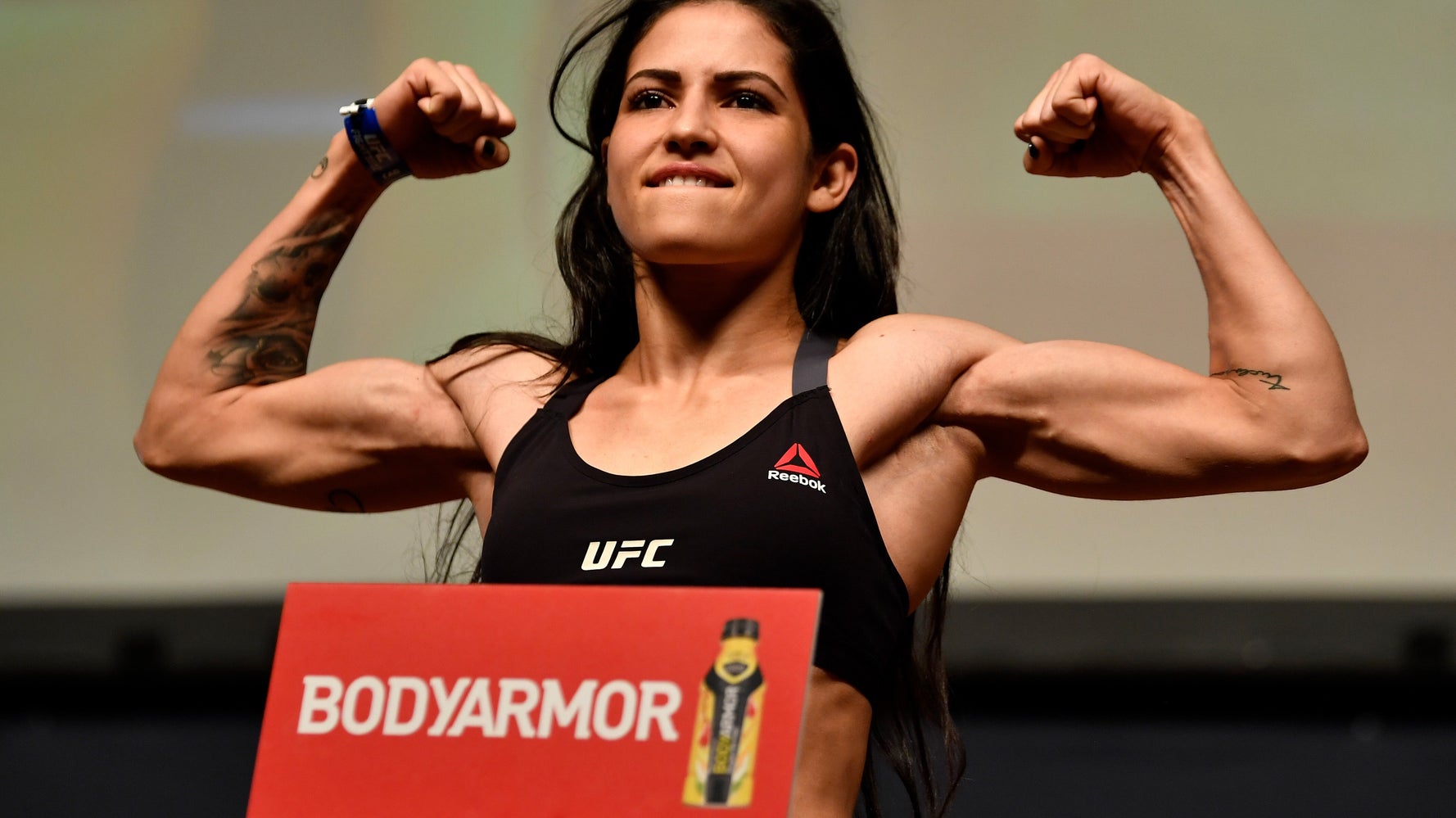 Championne De Mma Se Fait Agresser Un voleur tabassé par une championne de MMA au Brésil | HuffPost Québec