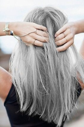 coloration végétale cheveux blancs