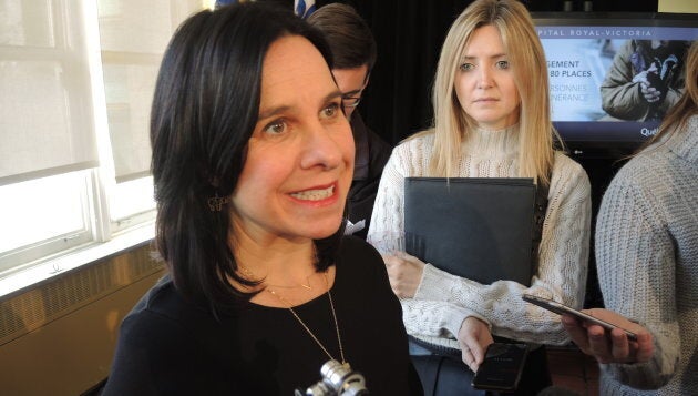 Valérie Plante, mairesse de Montréal, lors d'une annonce concernant des lits d'urgence pour itinérants installés à l'ancien hôpital Royal-Victoria.