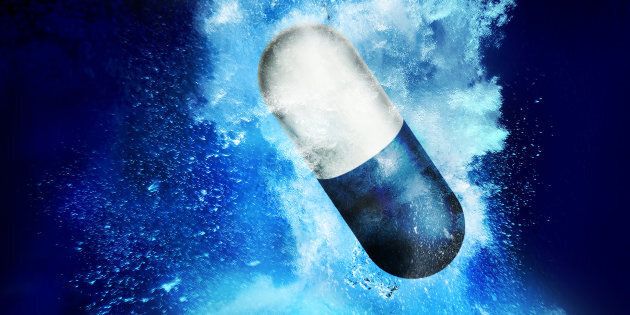 On observe un effet placebo lorsqu’un individu présente des améliorations de ses symptômes suite à la prise d’une substance qui n’a aucun effet pharmacologique prévisible. Mais les médecins doivent-ils en prescrire?